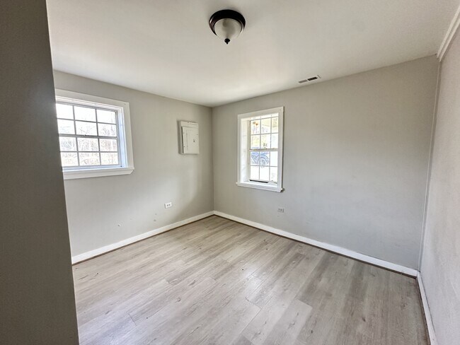 Building Photo - 1812 Pittsburg Ave