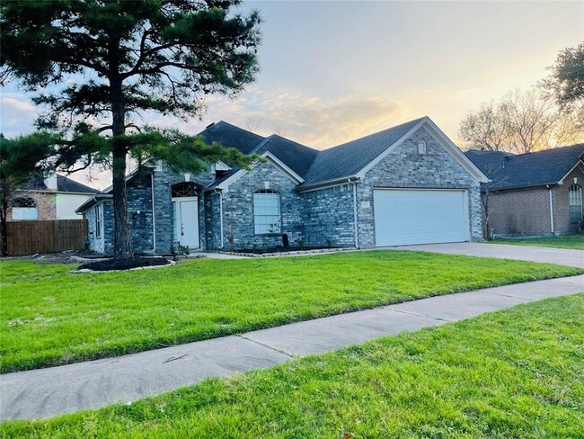 Building Photo - 20803 Lavenderwood Dr