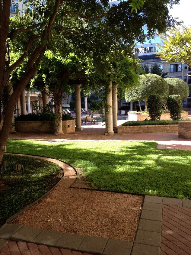 Building Photo - 3400 Welborn