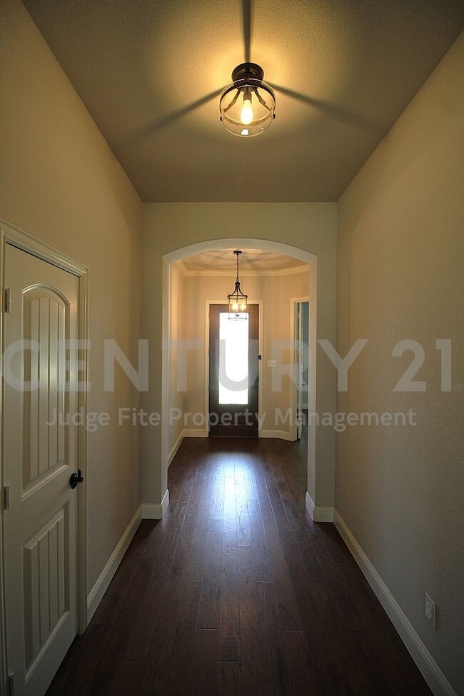 Building Photo - Fabulous 3/2/2 in Waxahachie ISD For Rent!