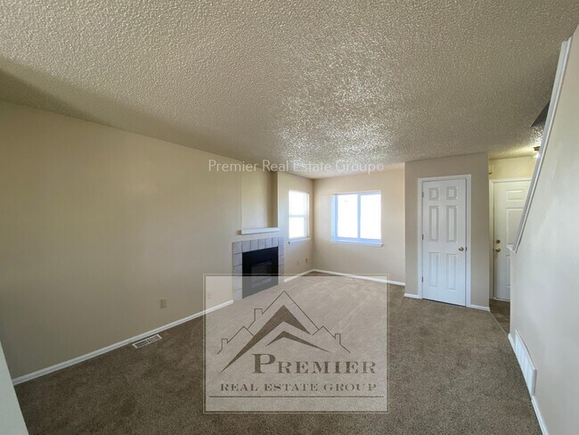 Building Photo - 501 Comanche Village Dr