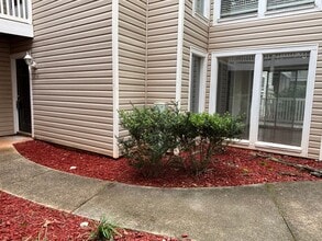 Building Photo - 1206 Augusta Dr