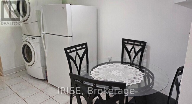 Photo du bâtiment - 165 Regent Rd