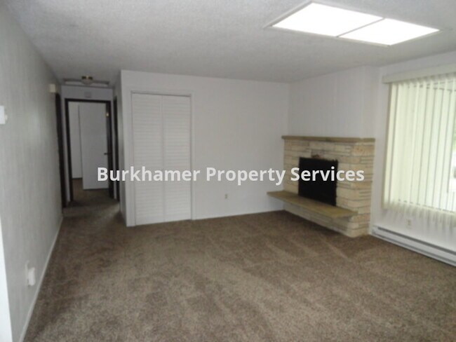Building Photo - 2808 Bench Dr