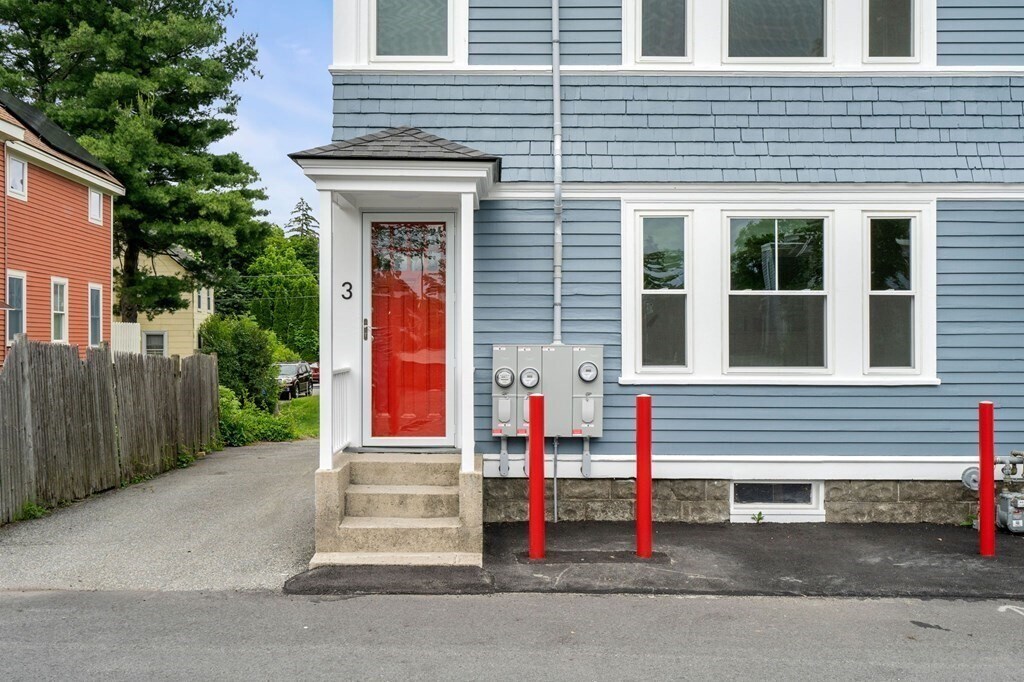 3 Elm Ct Unit 3, Andover, MA 01810 Room for Rent in Andover, MA