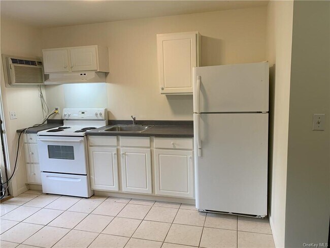 Building Photo - 84 N Liberty Dr