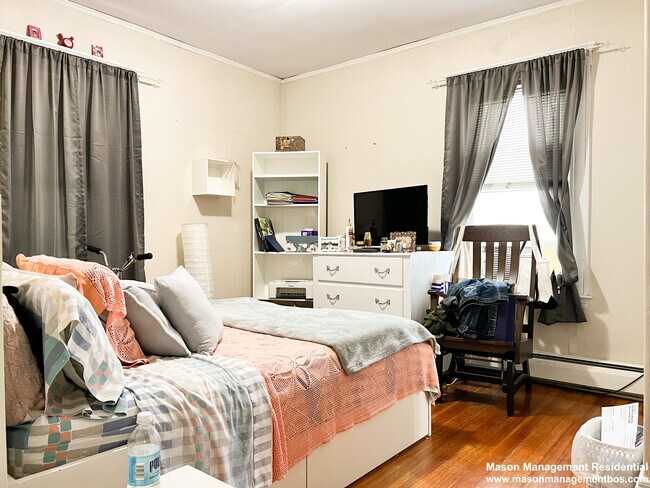 Foto del edificio - 4379 Washington St