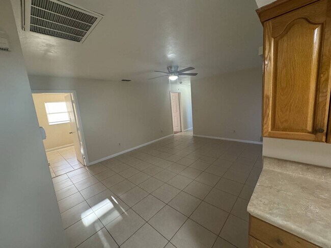 Building Photo - 110 Doveside Ln