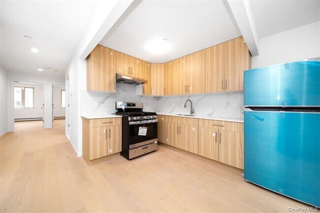 Foto del edificio - 39-55-55 57th St