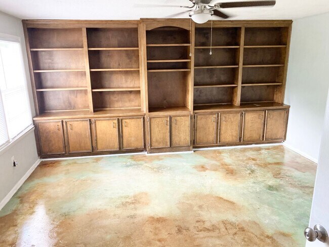 Foto del edificio - Charming 4BR/2BA Brick Home