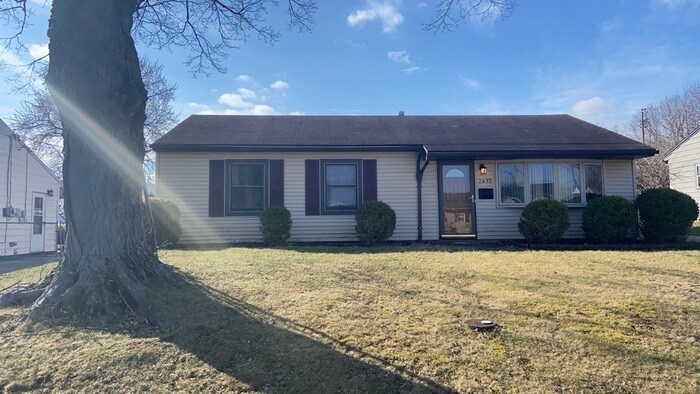 Primary Photo - 2472 N. Aragon Ave.