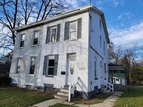 Building Photo - 1412 Laidlaw Ave