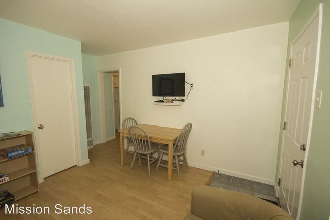Foto del edificio - 2 br, 1 bath Apartment - 3673 Bayside Ln
