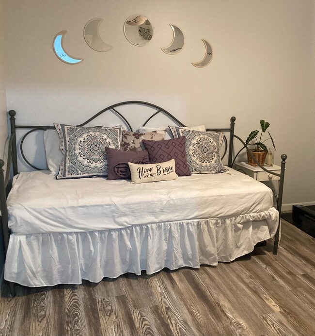 Building Photo - 2472 SE Garden Terrace