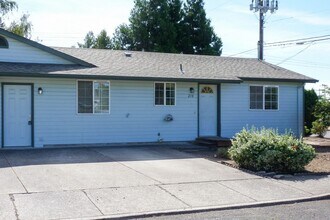 Building Photo - 210-220 N 2nd St