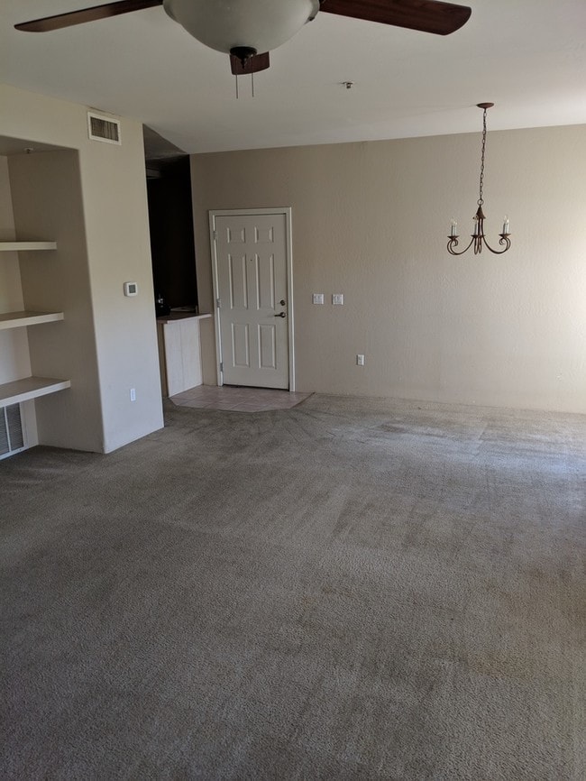 Building Photo - 2/2 condo for rent in Scottsdale Mission. MM