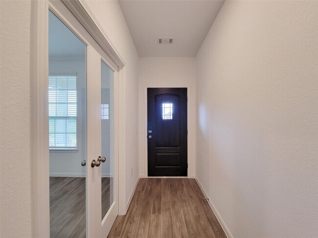 Foto del edificio - 1325 Grass Bnd Dr