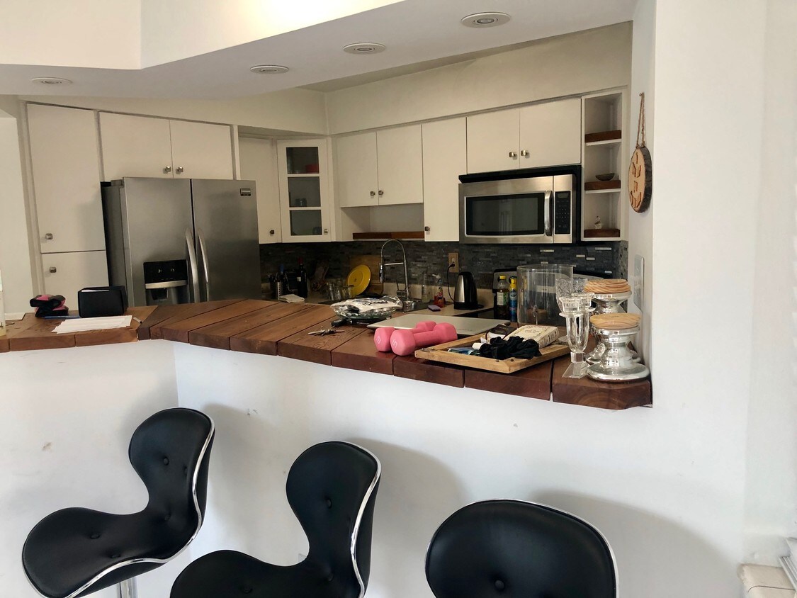 Foto principal - 1690 NE Miami Gardens Dr