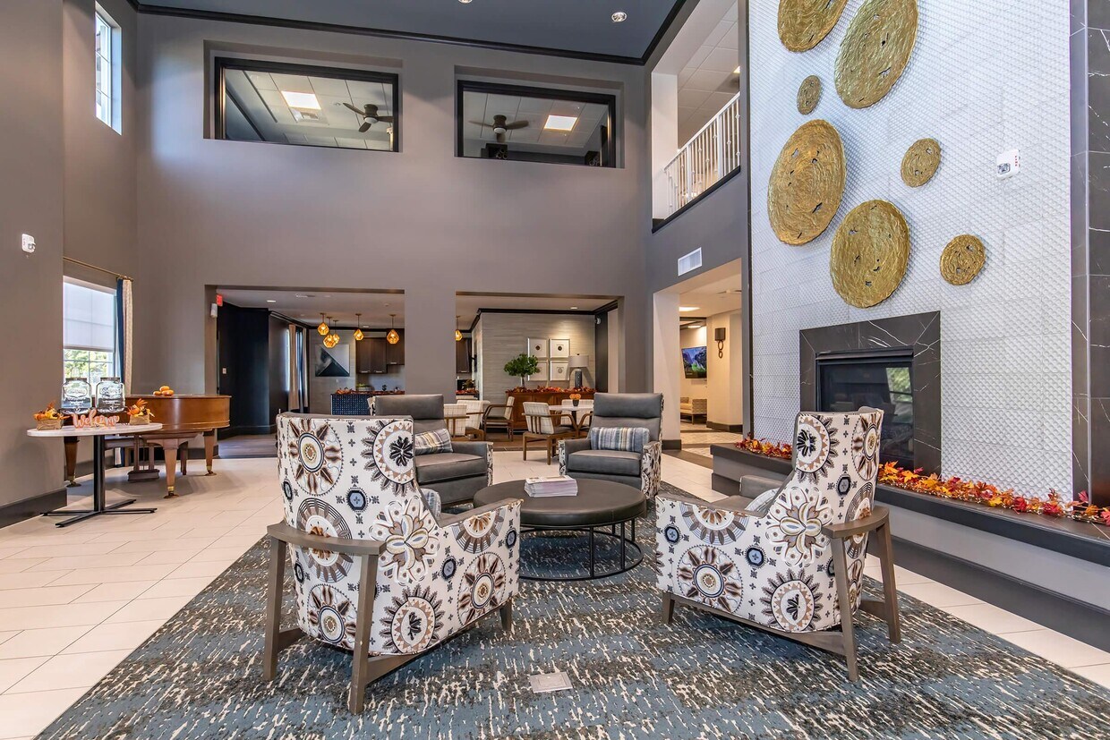 Foto principal - Fallbrook Trails - 55+ Senior Apartments