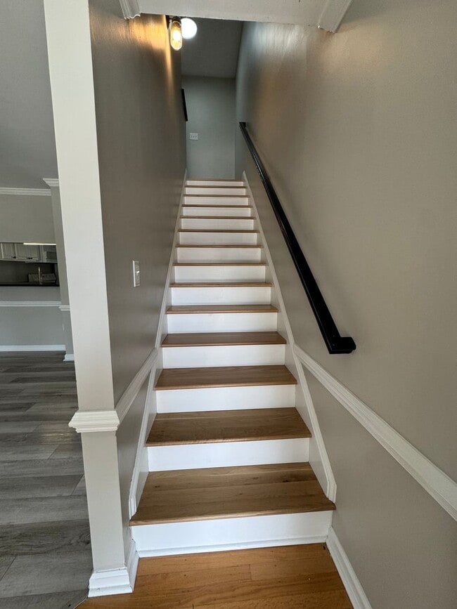 Building Photo - FAIRWAY TOWNHOMES