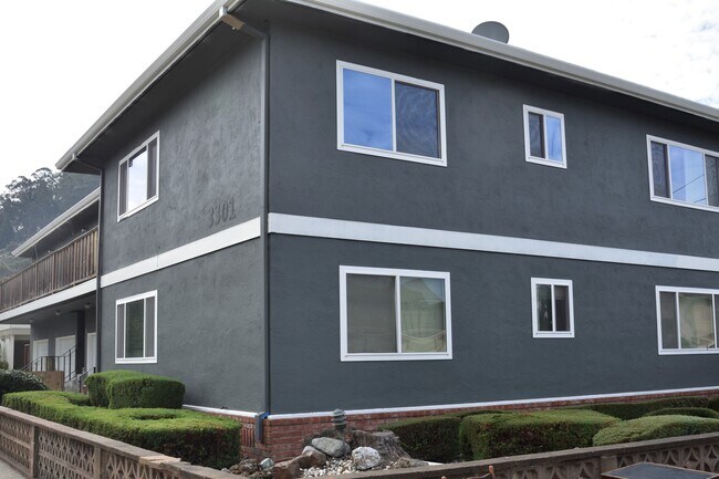 Foto del edificio - 3301 Santa Clara Ave