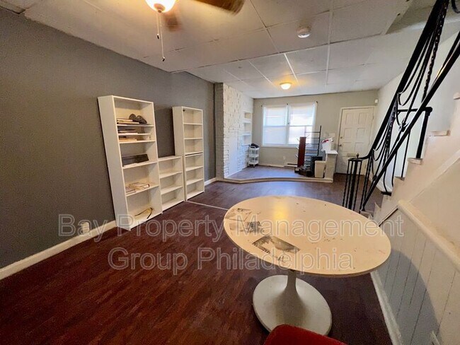 Foto del edificio - 1928 McClellan St