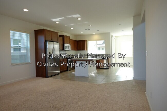 Building Photo - 719 N 11th St