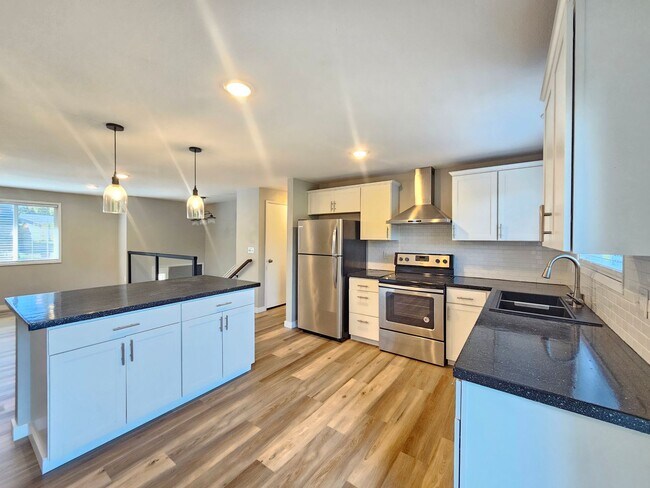Foto del edificio - 1721 E 58th Ave