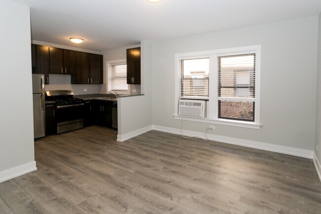 Foto del edificio - 710 W Brompton Ave