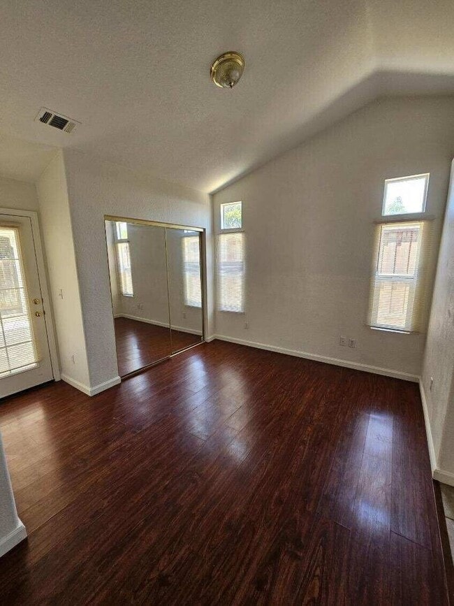 Building Photo - For Rent: 2 blocks from Stanislaus State U...