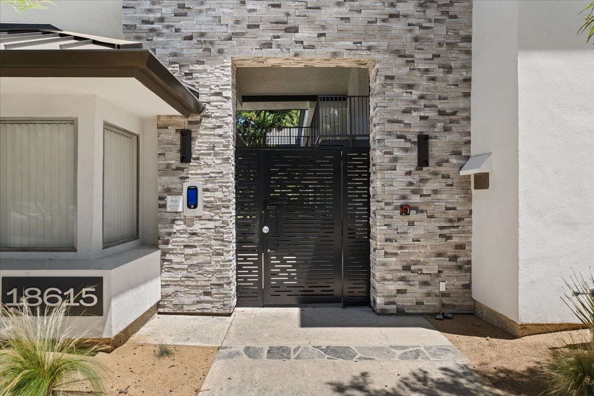 Primary Photo - Gateway Tarzana Apartments