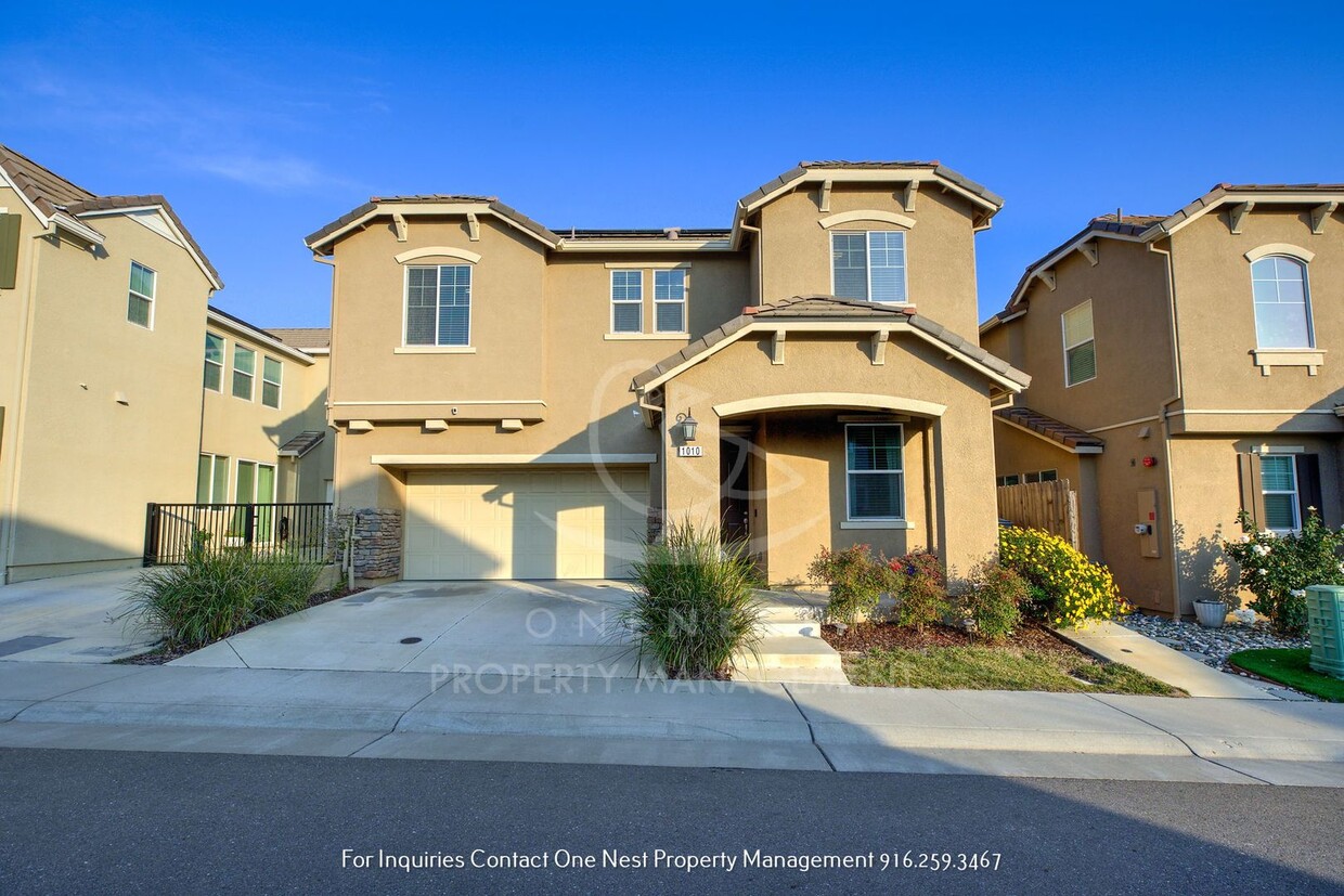 Foto principal - Large, centrally located home in Rocklin, CA