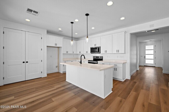 Foto del edificio - 5992 Finch Pl