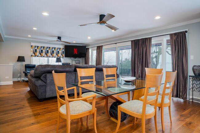 Foto del edificio - 10 N Pistakee Lake Rd