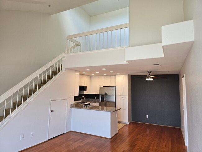 Building Photo - 13133 Le Parc