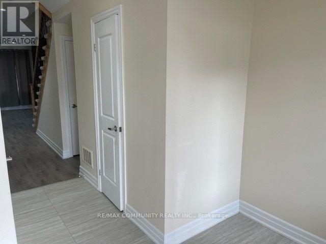 Building Photo - 128 Wagner Crescent