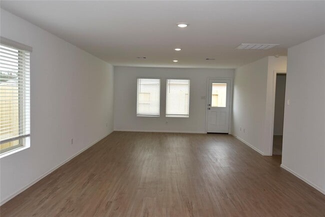 Building Photo - 18931 Panzini Dr