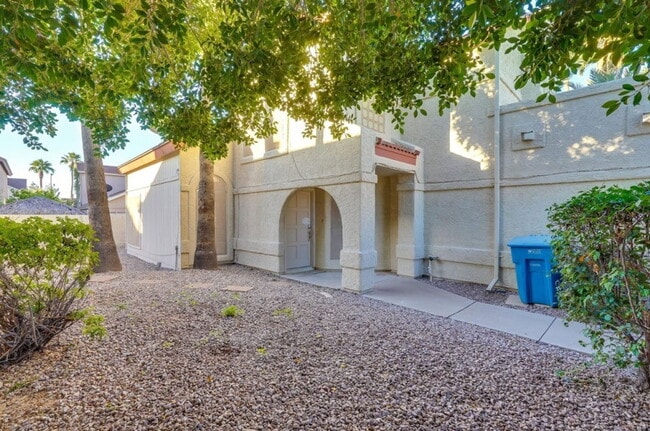 Photo - 521 E Kristal Way House