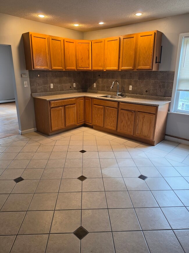 Kitchen - 14 Ferraro St