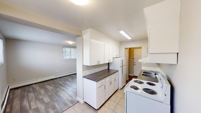 Building Photo - 9932-9105 105 Ave