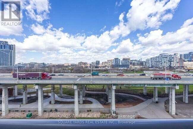 Building Photo - 209 Fort York Blvd