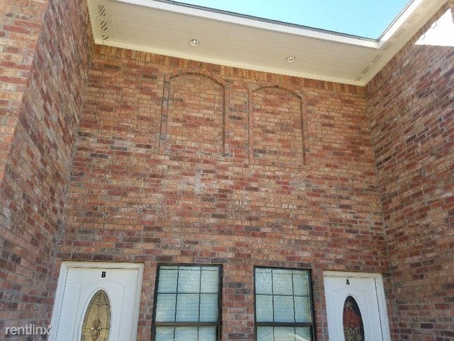 Building Photo - 440 Mount Pleasant St