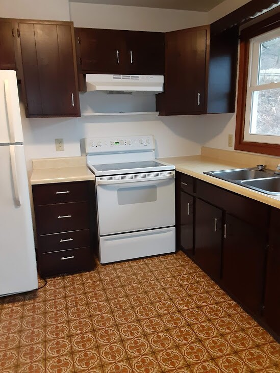 315 Main St Unit 4, McGregor, IA 52157 Condo for Rent in McGregor, IA