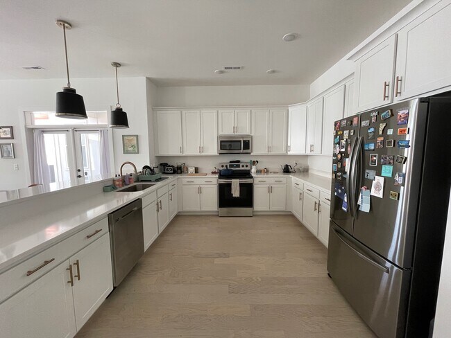 Foto del edificio - 1348 Slayton St