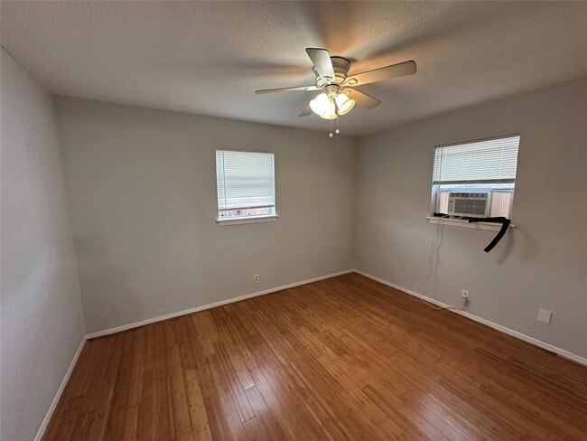 Building Photo - 4911 Delano St