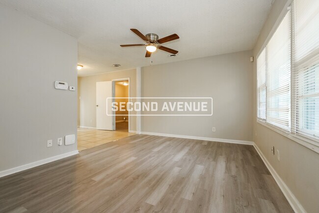 Foto del edificio - 11305 Marsh Ave