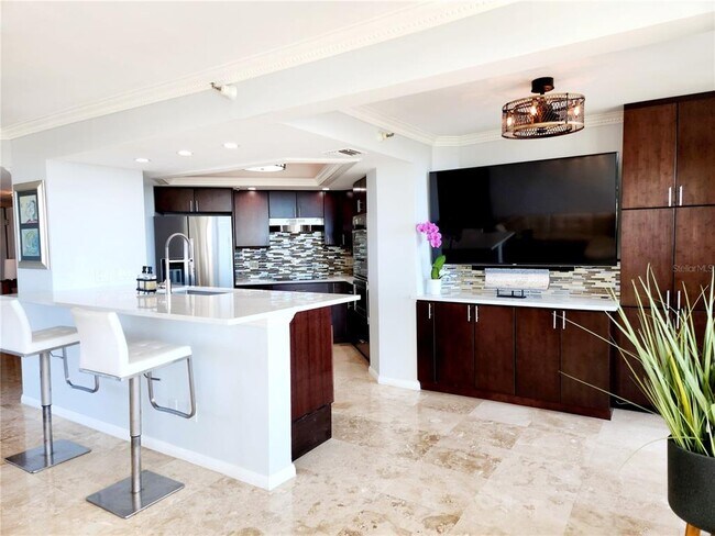 Building Photo - 5950 Pelican Bay Plaza S