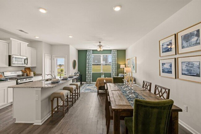 Foto del edificio - 801 Grovebury Ct