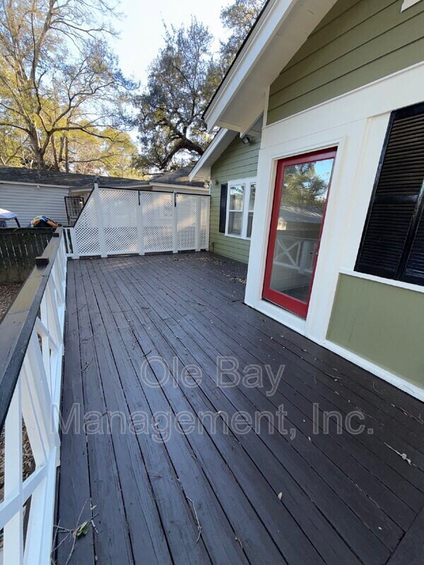 Building Photo - 115 Mohawk St