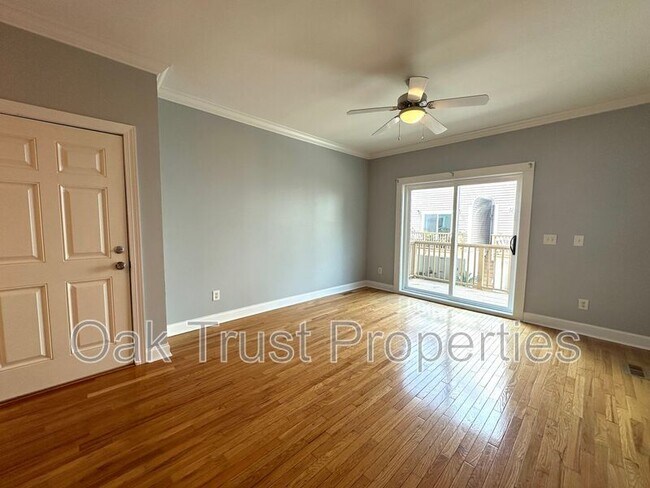 Building Photo - 1815 Dogwood Rd